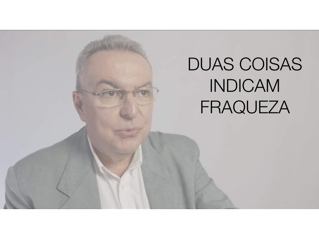 Duas coisas indicam fraqueza: calar-se e falar